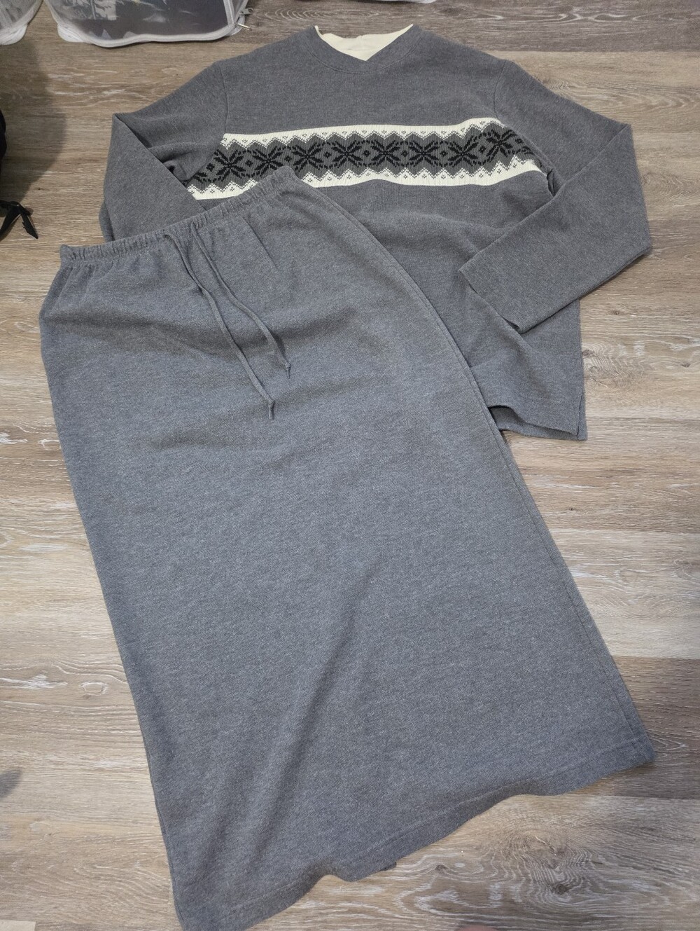 Bobbie Brooks Gray Knit Sweater with Black & Cream Pattern - Picture 1 of 7